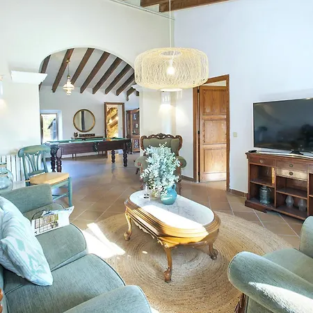 Вілла Owl Totxa - In The Midst Of Nature Польєнса